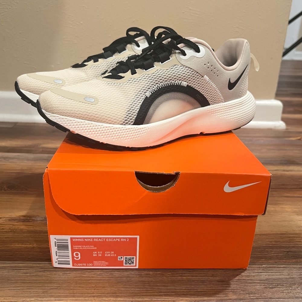 Nike React Escape RN 2 Women's Sneakers